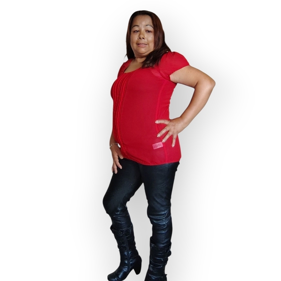 Maurices Women's Small Vibrant Red Short Sleeve Tee - Picture 3 of 16